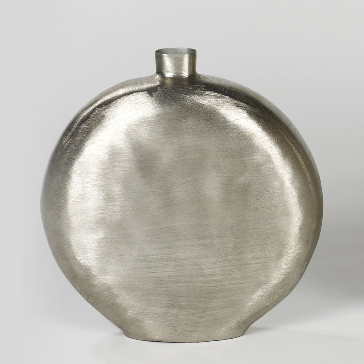 Botero Deko Gefäß/Vase Aluminium, vernickelt, matt gebürstet H 38 cm B 37 cm,  T 11 cm