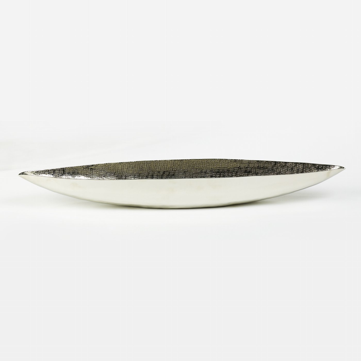 Canoo Schale handgetrieben und vernickelt, L 55 cm, B 11,5 cm,