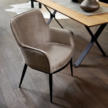 Felix armchair with piping