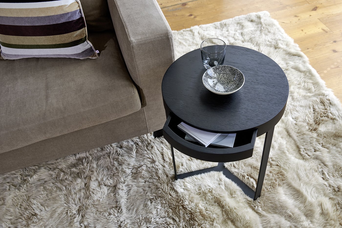 Harry sidetable with drawer,